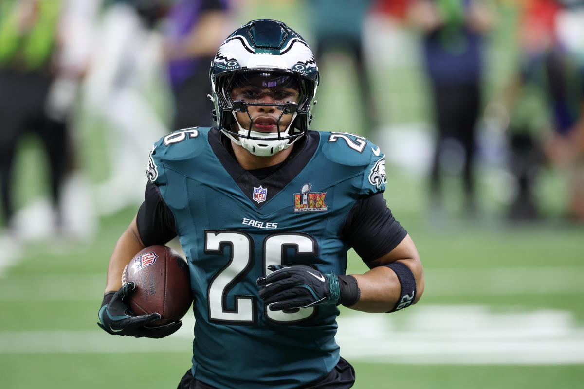 Saquon Barkley Breaks NFL Single-Season Rushing Record in Stellar First Year with the Eagles