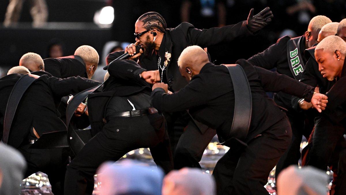 Kendrick Lamar Brings L.A. Vibes to New Orleans for Super Bowl Halftime Show