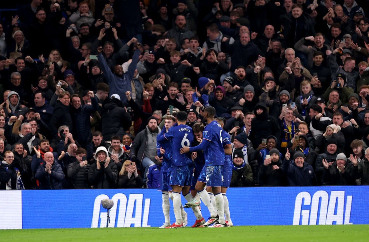 Chelsea Secures Crucial Victory Over West Ham with Neto's Rebound and Wan-Bissaka's Deflection